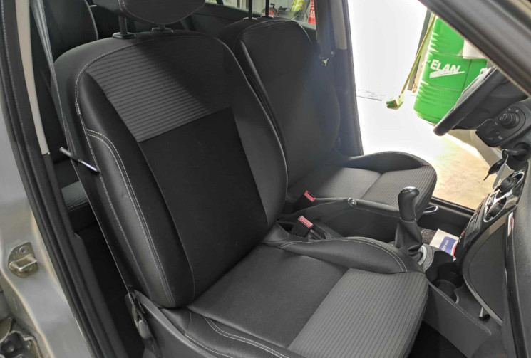 Renault Clio 1.2 16V 75 CH COLLECTION CLIM TBE RÉVISÉ ET GARANTIE