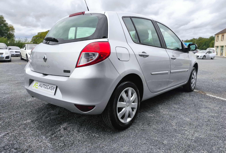 Renault Clio 1.2 16V 75 CH COLLECTION CLIM TBE RÉVISÉ ET GARANTIE