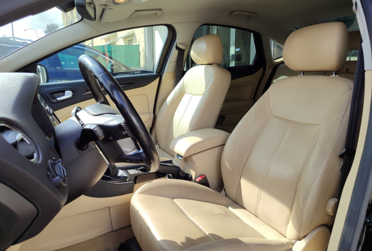 Ford MONDEO 2.0 TDCI GHIA X / 1er Main 