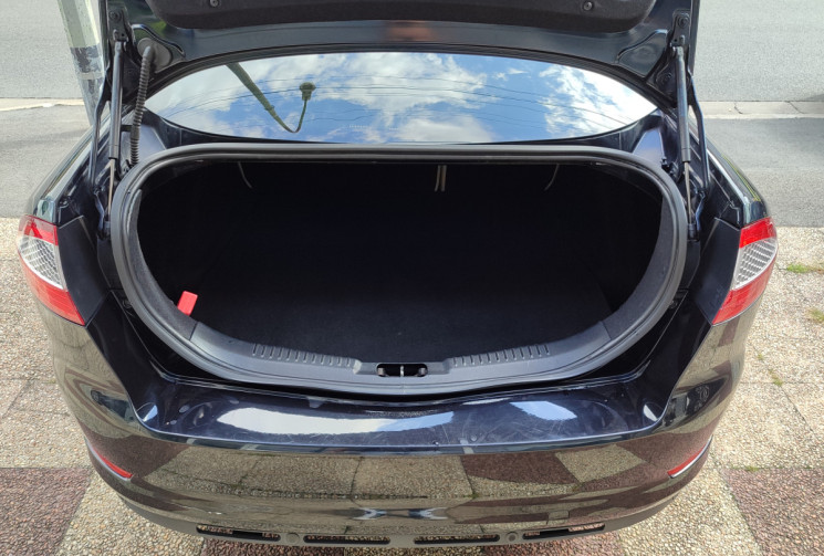 Ford MONDEO 2.0 TDCI GHIA X / 1er Main 