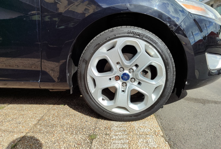 Ford MONDEO 2.0 TDCI GHIA X / 1er Main 