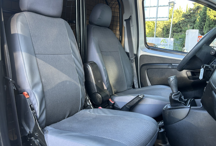 Peugeot BIPPER 1.3 HDi FAP Blue Lion 75 Clim pack Embrayage neuf / Moteur à chaîne