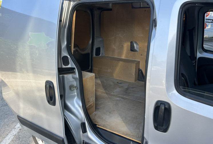 Peugeot BIPPER 1.3 HDi FAP Blue Lion 75 Clim pack Embrayage neuf / Moteur à chaîne