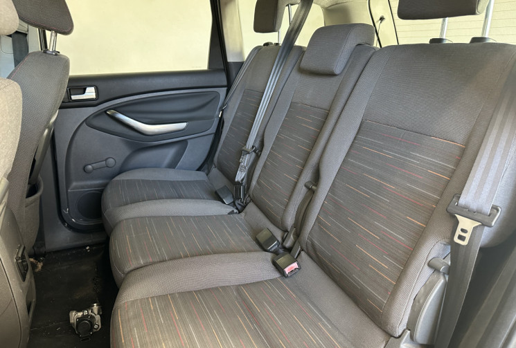 Ford C-MAX 1.6 TDCI 90ch / Kit distribution neuf