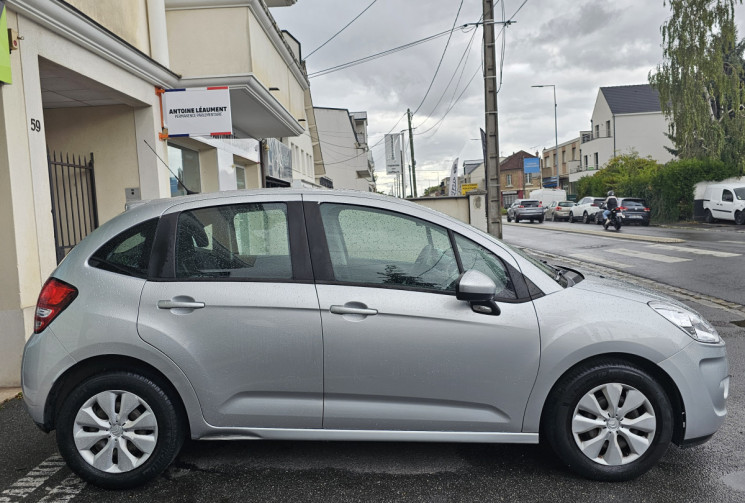 Citroën C3 1.4 i confort 75 cv Distribution ok  Dossier d'entretien