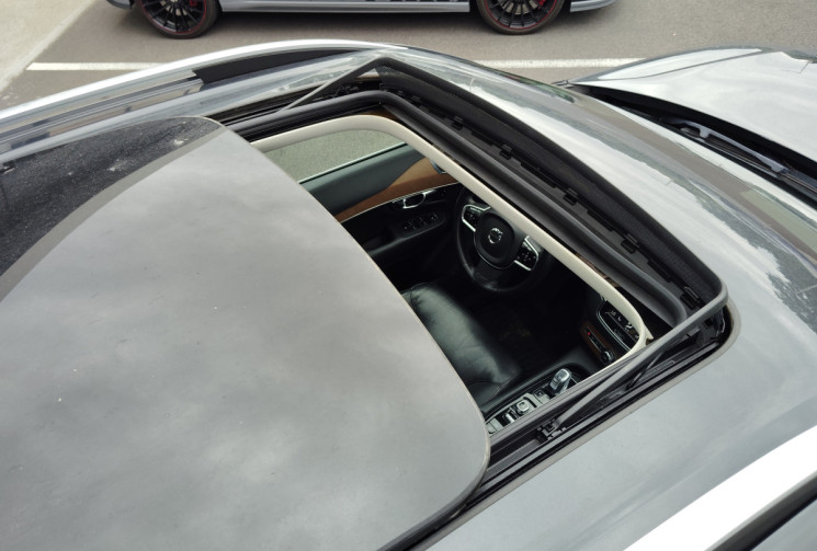 Volvo XC90 T8 Twin Engine 320 + 87ch Momentum Geartronic 7