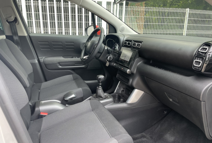 Citroën C3 Aircross 1.2 110 Shine * 1ère main / Caméra / CarPlay / Clim / Seulement 21500 km 