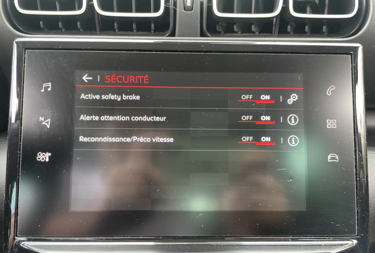 Citroën C3 Aircross 1.2 110 Shine * 1ère main / Caméra / CarPlay / Clim / Seulement 21500 km 