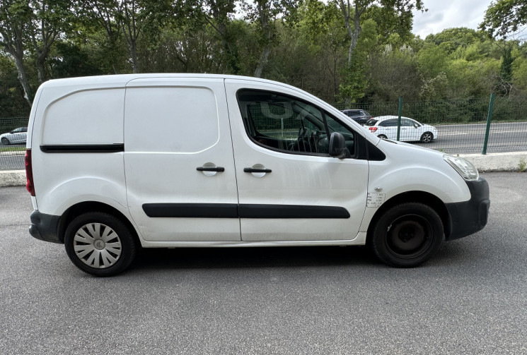 Citroën Berlingo Business L1 600kg 1.6 HDi 90 ch / Attelage / Carplay / Camera