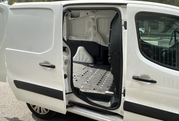 Citroën Berlingo Business L1 600kg 1.6 HDi 90 ch / Attelage / Carplay / Camera
