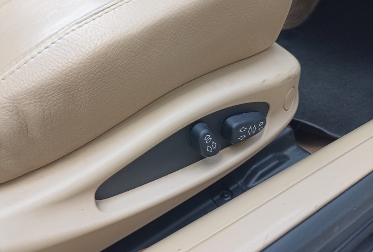 BMW Série 3 Cabriolet E46 - 318 CI 143 CH - Nbrx frais récents