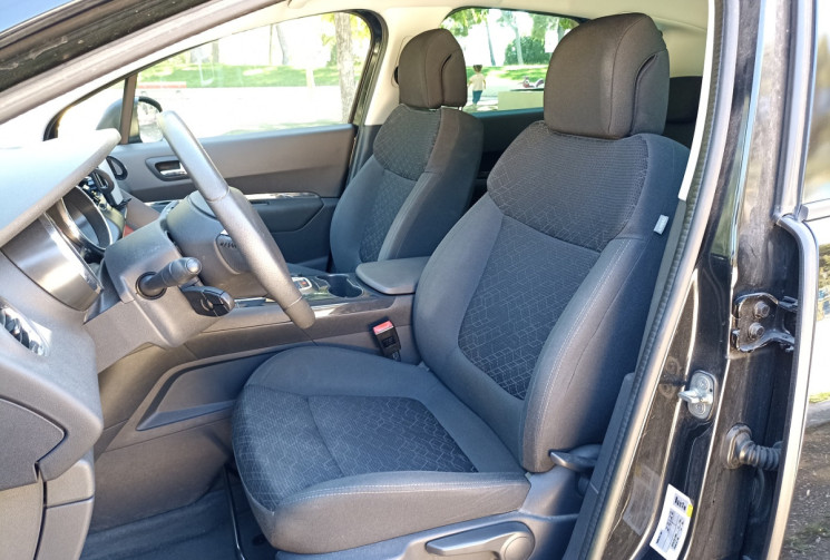 Peugeot 3008 1.6 Hdi 115ch Style - Suivi complet Peugeot - Distrib à jour.