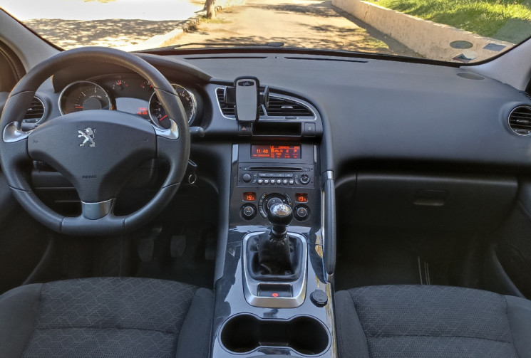 Peugeot 3008 1.6 Hdi 115ch Style - Suivi complet Peugeot - Distrib à jour.