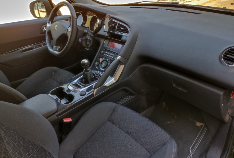 Peugeot 3008 1.6 Hdi 115ch Style - Suivi complet Peugeot - Distrib à jour.