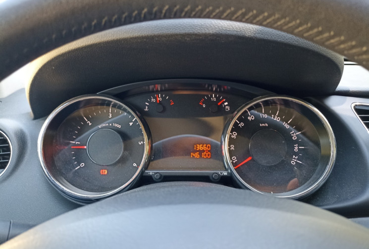 Peugeot 3008 1.6 Hdi 115ch Style - Suivi complet Peugeot - Distrib à jour.