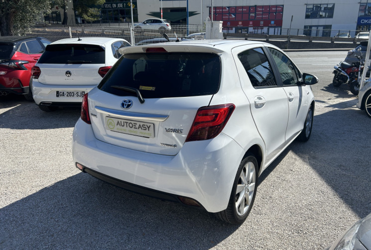 Toyota Yaris III (2) HYBRID 100H DESIGN 5P * ENTRETIEN TOYOTA * BATTERIE NEUVE * GPS * CAMERA