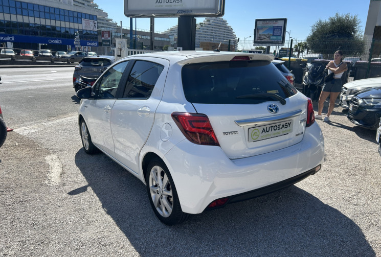 Toyota Yaris III (2) HYBRID 100H DESIGN 5P * ENTRETIEN TOYOTA * BATTERIE NEUVE * GPS * CAMERA