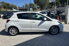 Toyota Yaris III (2) HYBRID 100H DESIGN 5P * ENTRETIEN TOYOTA * BATTERIE NEUVE * GPS * CAMERA