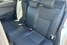 Toyota Yaris III (2) HYBRID 100H DESIGN 5P * ENTRETIEN TOYOTA * BATTERIE NEUVE * GPS * CAMERA
