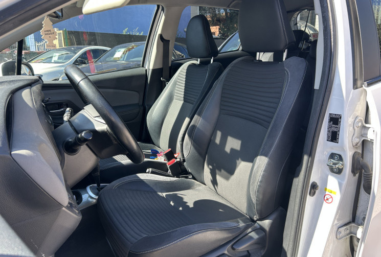 Toyota Yaris III (2) HYBRID 100H DESIGN 5P * ENTRETIEN TOYOTA * BATTERIE NEUVE * GPS * CAMERA