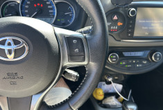 Toyota Yaris III (2) HYBRID 100H DESIGN 5P * ENTRETIEN TOYOTA * BATTERIE NEUVE * GPS * CAMERA