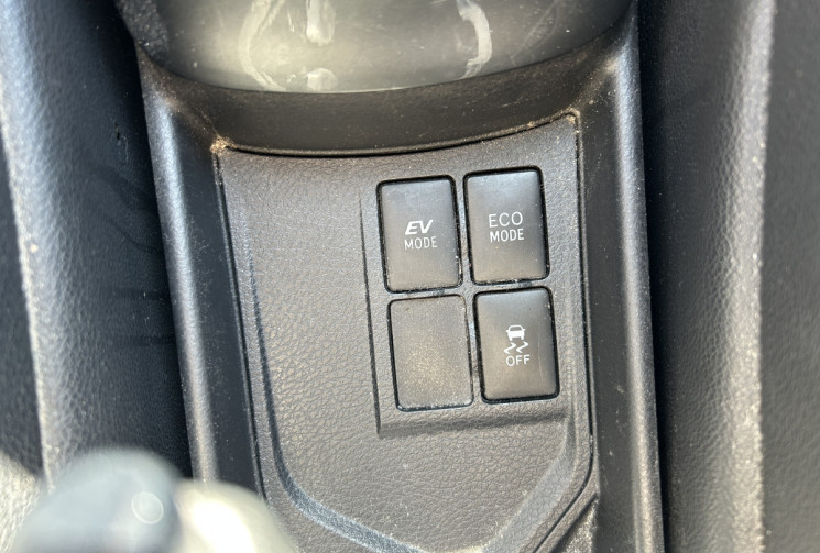 Toyota Yaris III (2) HYBRID 100H DESIGN 5P * ENTRETIEN TOYOTA * BATTERIE NEUVE * GPS * CAMERA