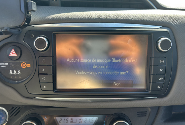 Toyota Yaris III (2) HYBRID 100H DESIGN 5P * ENTRETIEN TOYOTA * BATTERIE NEUVE * GPS * CAMERA