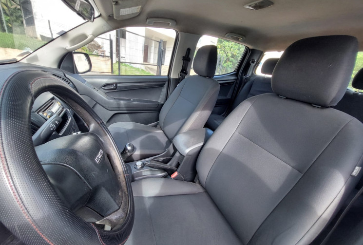 Isuzu D-MAX 2.5 TD 163 Space Satellite A/C 4x4 // Première main // Bon état