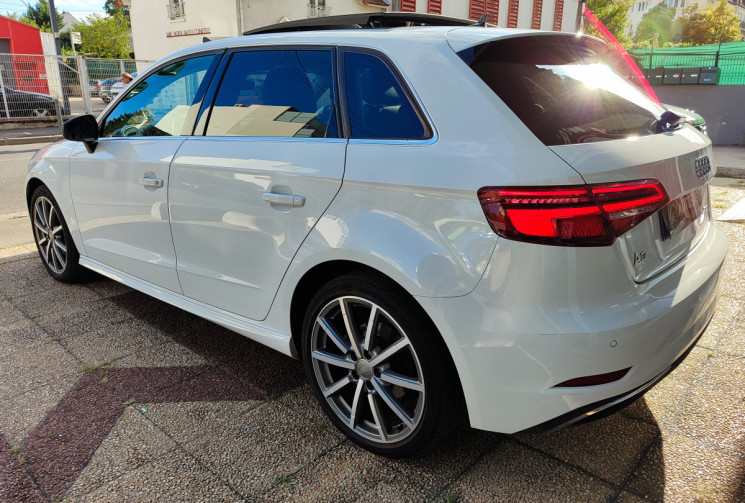Audi A3 SPORTBACK 40 TFSIe Design Luxe / SUIVI AUDI 