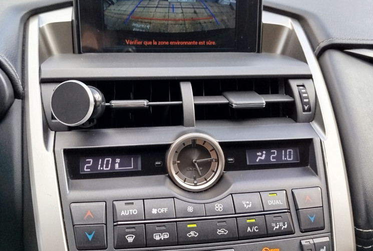 Lexus NX 300h  LUXE 2.5 VVT-i 197 AWD E-CVT 155 cv Boîte auto