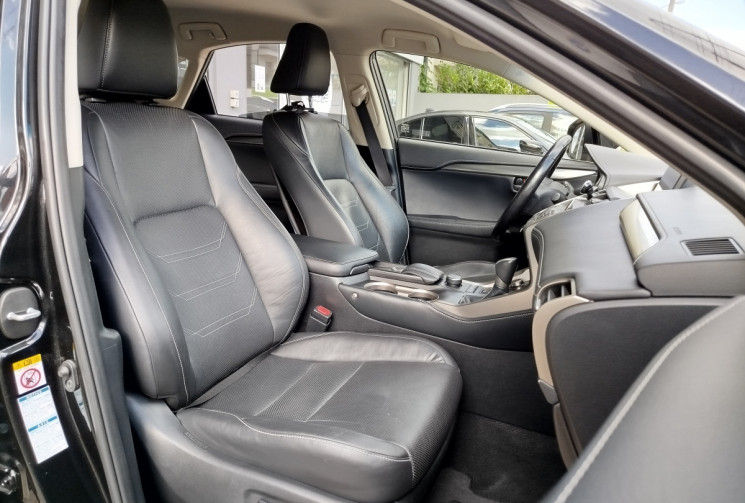 Lexus NX 300h  LUXE 2.5 VVT-i 197 AWD E-CVT 155 cv Boîte auto