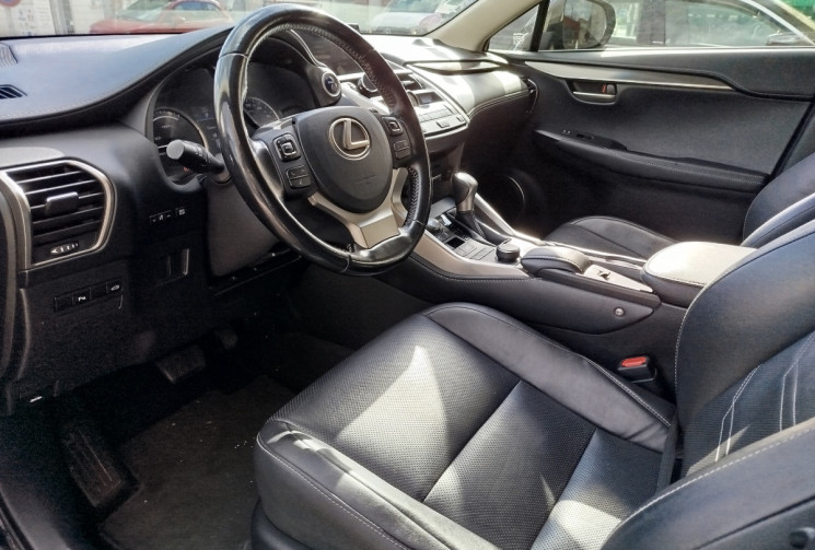 Lexus NX 300h  LUXE 2.5 VVT-i 197 AWD E-CVT 155 cv Boîte auto