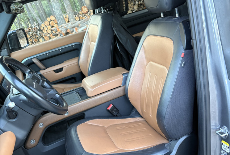 Land-Rover Defender 300