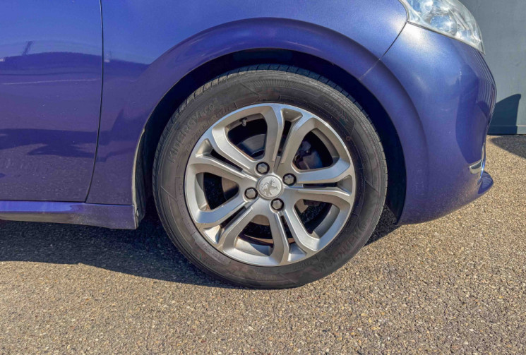 Peugeot 208 1.6 VTI 120 Allure 3P 2eme main EXCELLENT ETAT