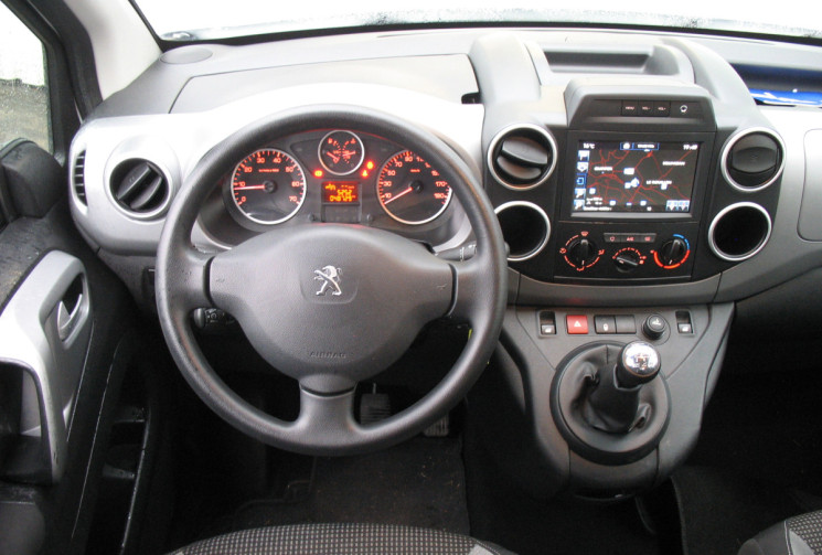 Peugeot PARTNER TEPEE  II 1.6 HDi 100 Active 48.000 km 7 PLACES  2 PORTES LATERALES 14158 HT