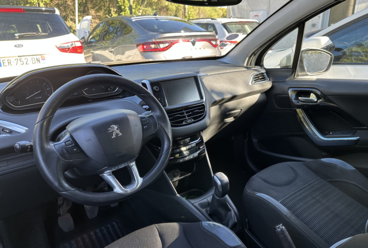 Peugeot 208 Allure 1.2 82 ch * ENTRETIEN A JOUR * CT OK * GARANTIE 6 MOIS