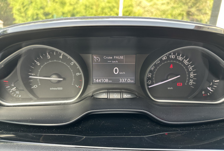 Peugeot 208 Allure 1.2 82 ch * ENTRETIEN A JOUR * CT OK * GARANTIE 6 MOIS