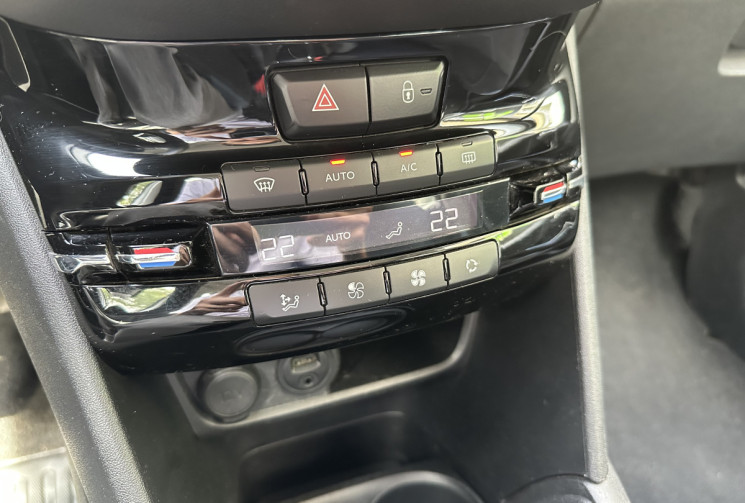 Peugeot 208 Allure 1.2 82 ch * ENTRETIEN A JOUR * CT OK * GARANTIE 6 MOIS