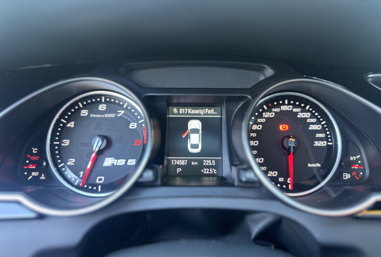 Audi RS5 Quattro Coupé 4.2 FSI V8 S-Tronic7 450ch Boîte auto