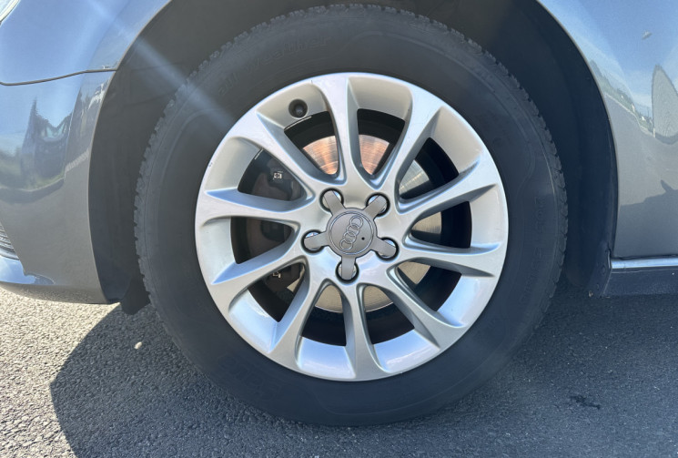 Audi A3 SPORTBACK 1.6 TDi 105 cv ATTRACTION - GPS - CUIR - DISTRIBUTION OK 