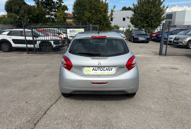 Peugeot 208 1.2 / 82 CH / ACTIVE Peugeot 208 1.2 / 82 CH / ACTIVE