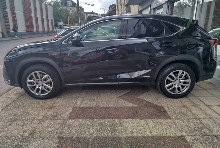 Lexus NX 300h  LUXE 2.5 VVT-i 197 AWD E-CVT 155 cv Boîte auto