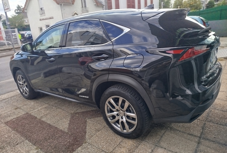Lexus NX 300h  LUXE 2.5 VVT-i 197 AWD E-CVT 155 cv Boîte auto