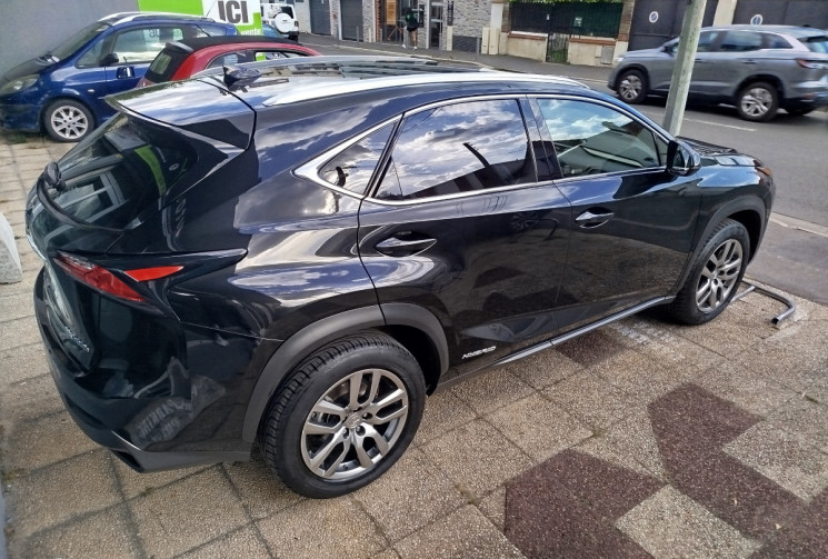 Lexus NX 300h  LUXE 2.5 VVT-i 197 AWD E-CVT 155 cv Boîte auto
