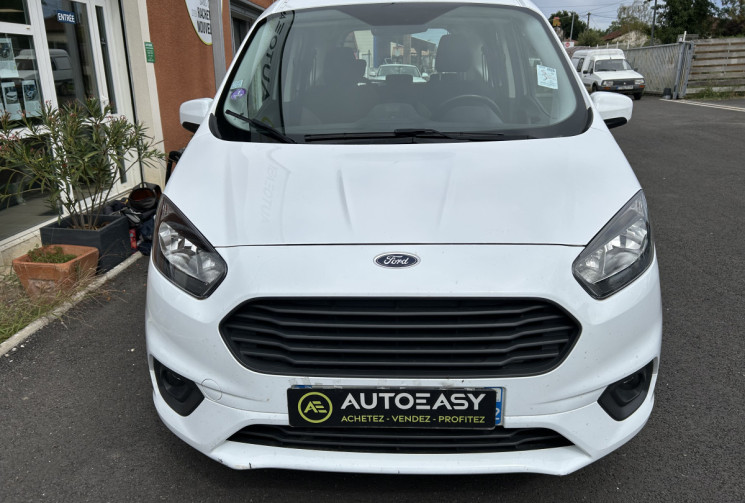 Ford Tourneo Courier Trend 1.0 l essence Distribution OK