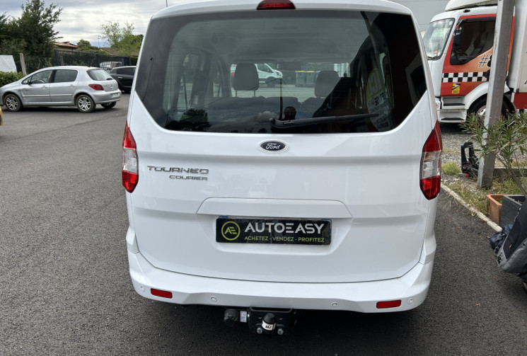 Ford Tourneo Courier Trend 1.0 l essence Distribution OK