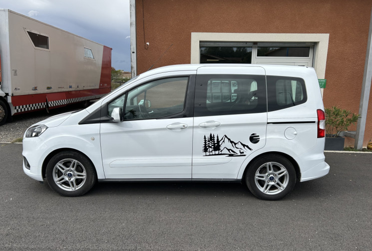 Ford Tourneo Courier Trend 1.0 l essence Distribution OK