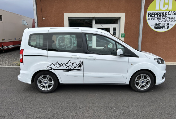 Ford Tourneo Courier Trend 1.0 l essence Distribution OK