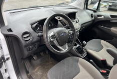 Ford Tourneo Courier Trend 1.0 l essence Distribution OK
