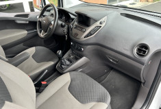 Ford Tourneo Courier Trend 1.0 l essence Distribution OK